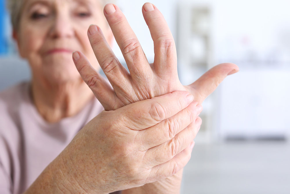 5 early signs of Parkinson’s and TD that are similar and often overlooked